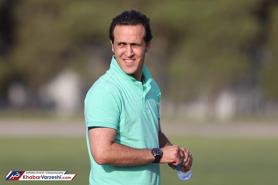 واژه های تند تعدادی از روزنامه نگاران در پاسخ به بیانیه علی کریمی