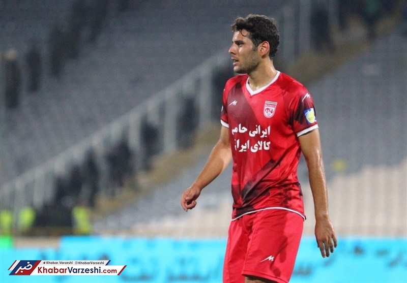 هواداران تراکتور ورزشگاه را برای سپاهان تبدیل به جهنم می‌سازند