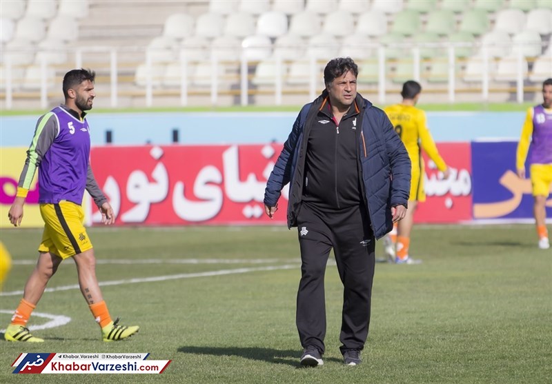 دایی، دل خوشی از احمدی‌نژاد ندارد