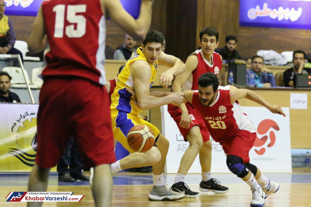 گزارش تصویری| صعود پتروشیمی به جمع چهار تیم برتر بسکتبال با غلبه بر نیروی زمینی