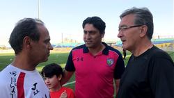 ‌نمی‌دانم حضور ۵ مربی در یک فصل رکورد است یا نه؟!