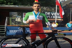 اهدای مدال طلا به مردم سیل زده آق‌قلا