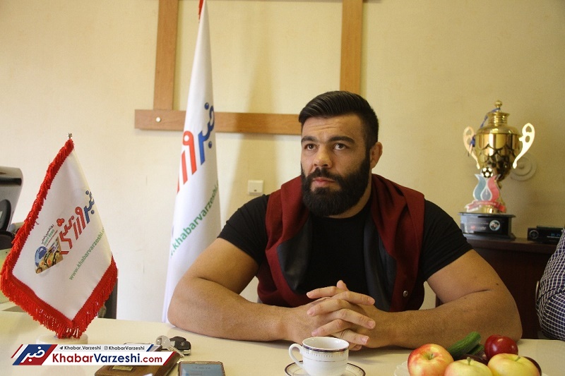 علی‌اکبری: پردرآمدترین ورزشکار جهان می‌شوم