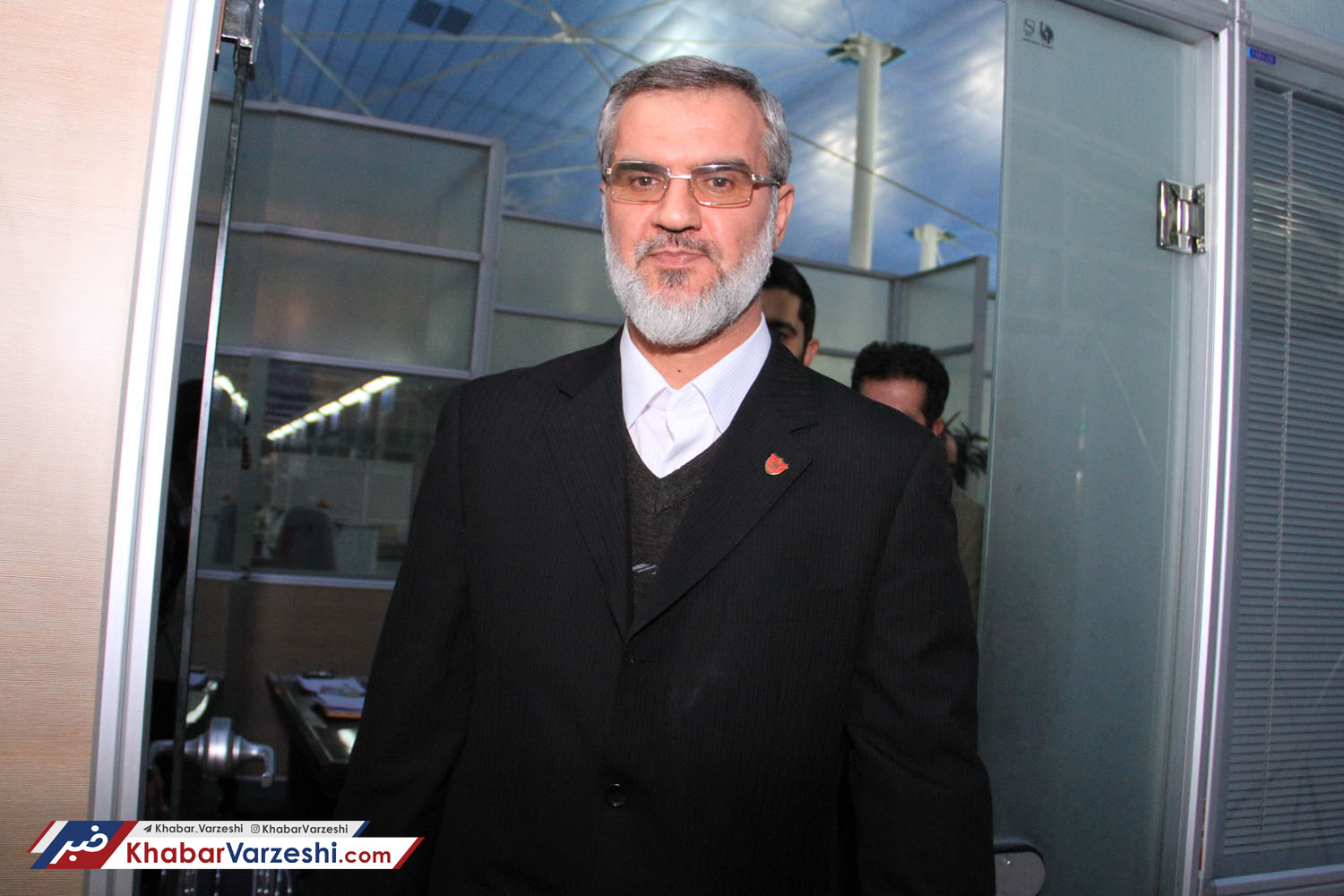 رویانیان: بازیکن قلیانی پرسپولیس الان در اروپاست!