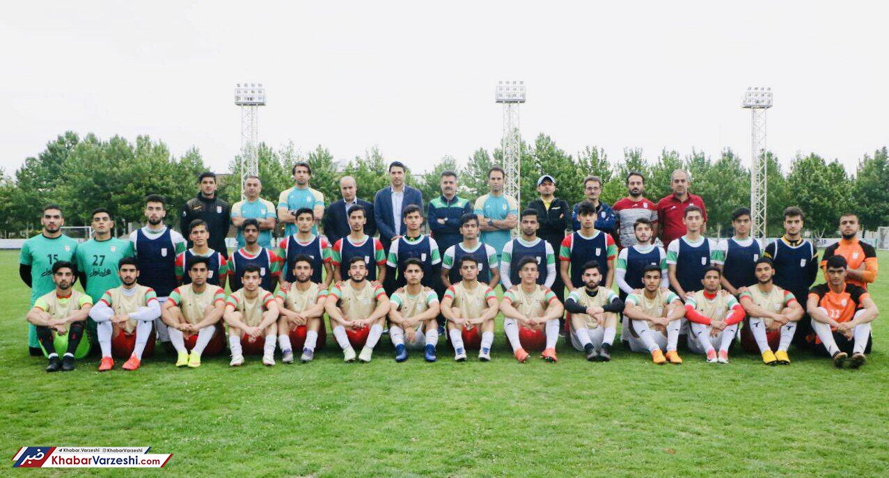 تاج در اردوی جوانان