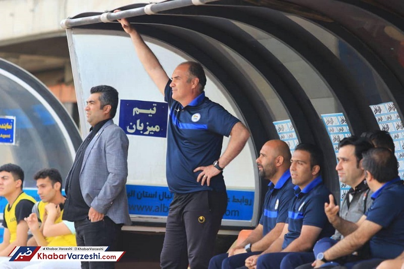 درخواست مربی دسته‌اولی از فدراسیون فوتبال