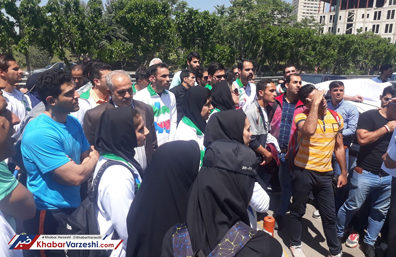 تصاویر| تجمع اعتراضی مدال‌آوران جاکارتا مقابل وزارت ورزش