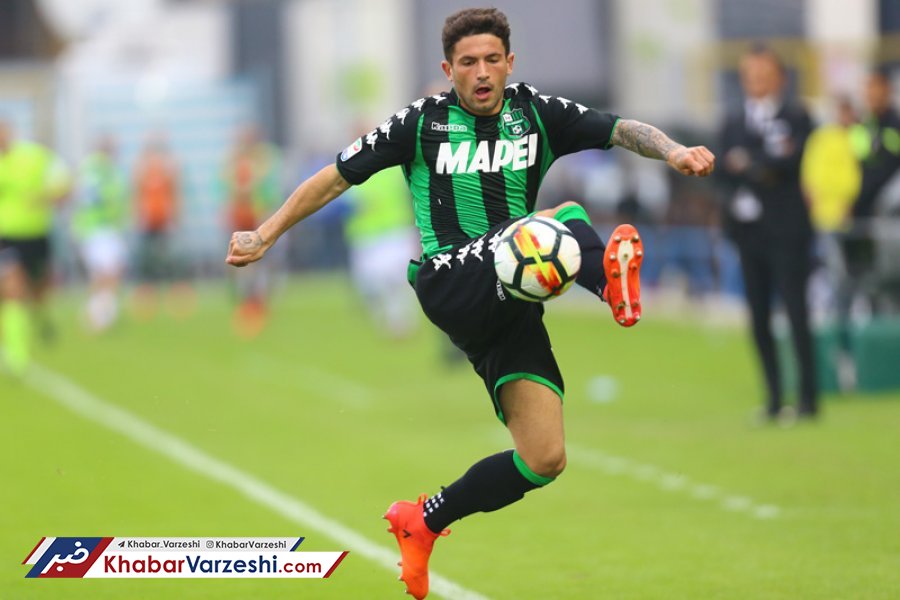 میلان به جذب مدافع ملی‌پوش نزدیک شد