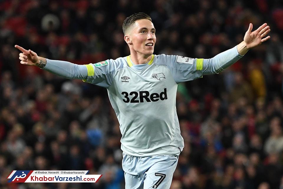 پیشنهادهای لیگ برتری برای وینگر لیورپول