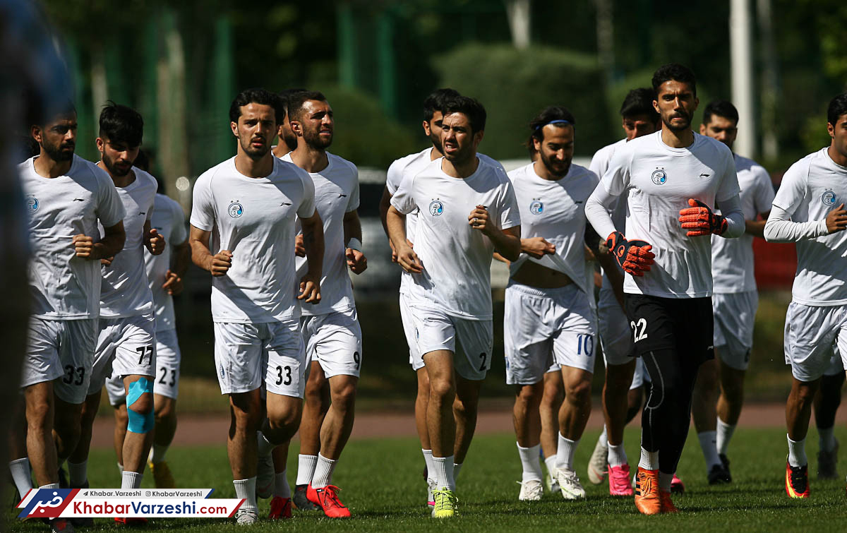 اعتراض جمعی بازیکنان استقلال: ایسما ۲۵۰ هزار دلار، ما ۱۰۰ هزار دلار؟!