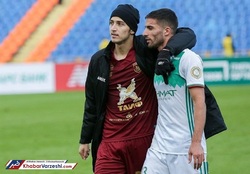 ملی پوش ایرانی بر سر دو راهی