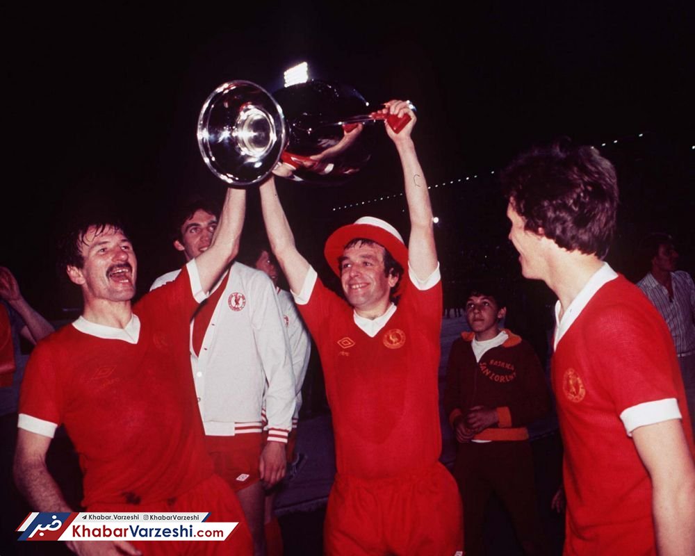 نوستالژی| اولین جامِ سرخ