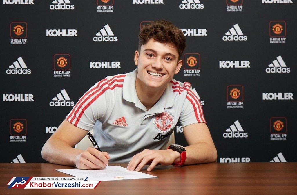 عکس| قرارداد بازیکن جدید منچستریونایتد رسمی شد