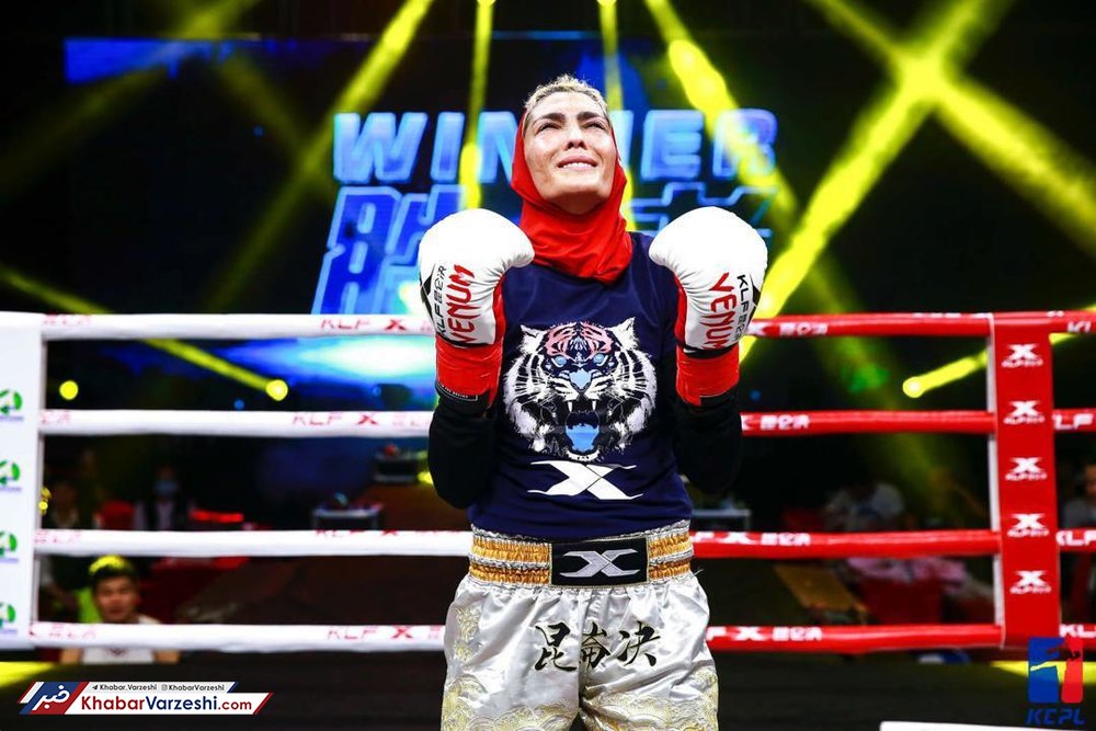 منصوریان‌: حریف چینی را با مشت نقش زمین کردم