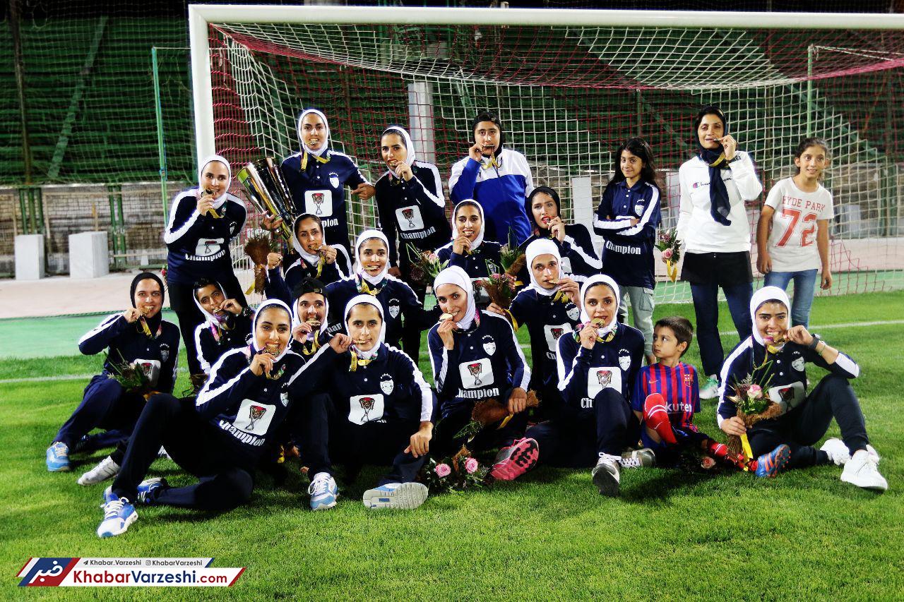 گزارش تصویری| جشن قهرمانی شهرداری بم در لیگ برتر فوتبال بانوان