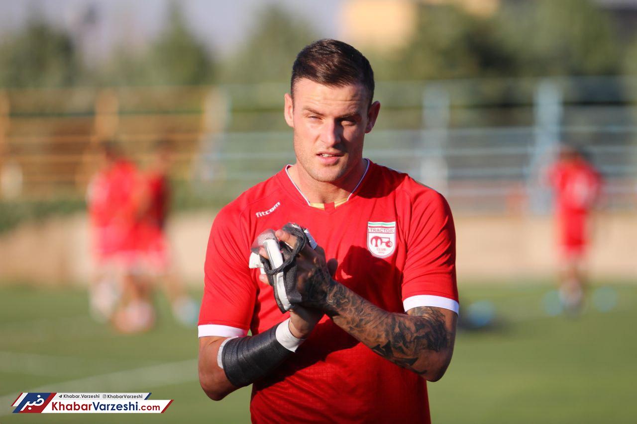 تراکتور، مهاجم جنجالی تیمش را تهدید کرد