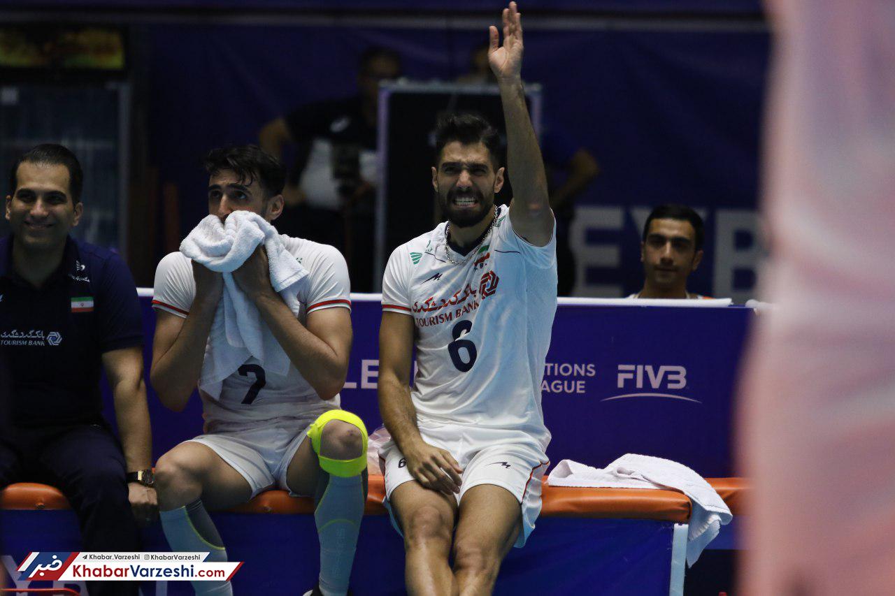 موسوی: نمی‌توانیم از خانه خارج شویم!