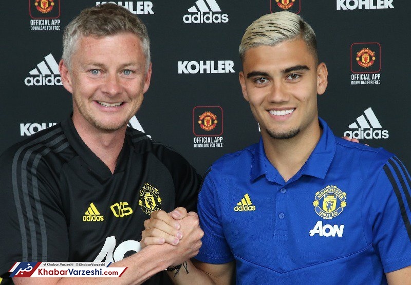 یک سرخ‌پوش دیگر هم تمدید کرد