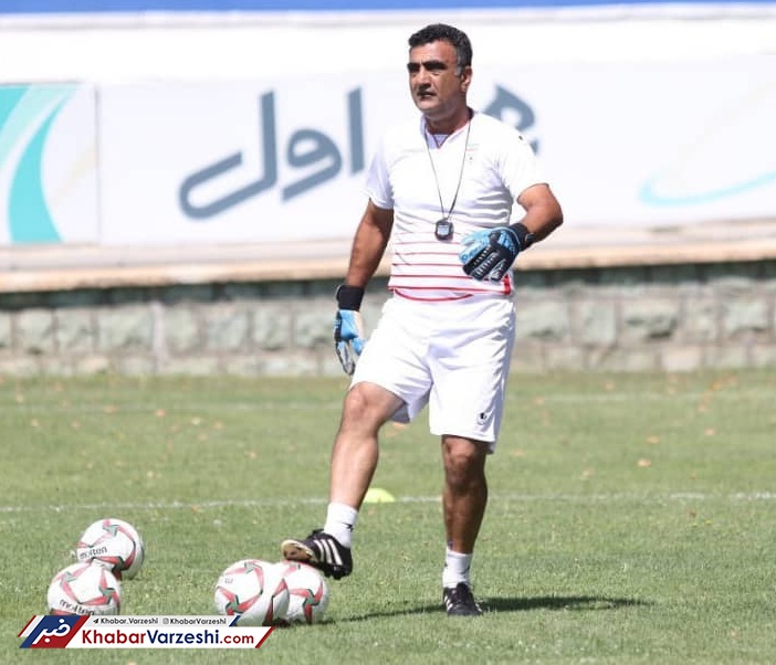 یک ملوانی، دستیار فرهاد مجیدی شد