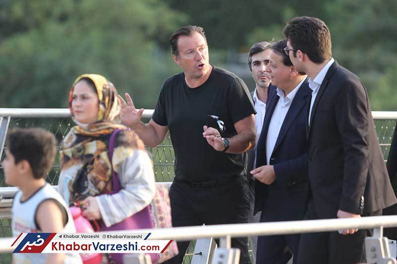 گزارش تصویری| طبیعت گردی مارک ویلموتس در پل طبیعت