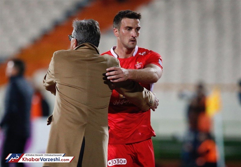 شتری که در خانه پرسپولیس هم می‌خوابد!