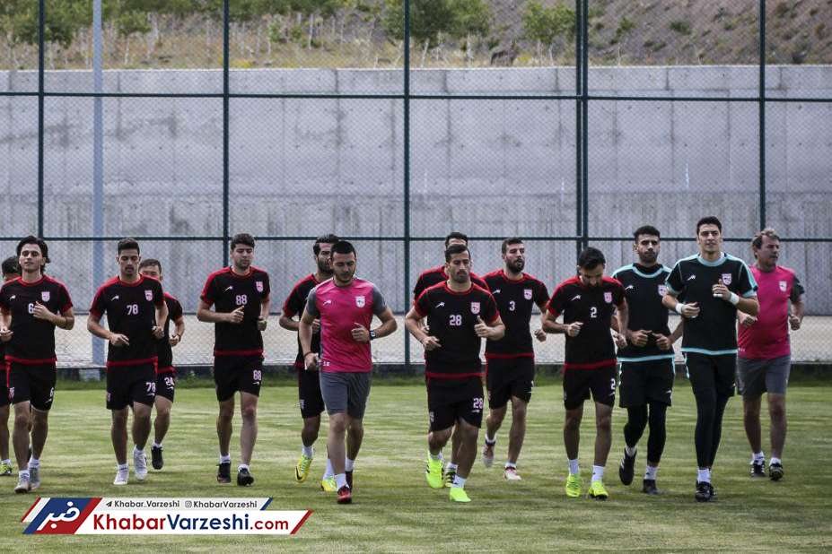 ترکیب تراکتور مقابل ریزه اسپور