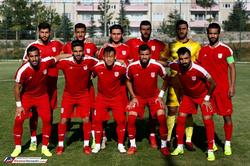 ویدیو| خطای ایمانی و حمله بازیکنان ریزه به تراکتوری ها