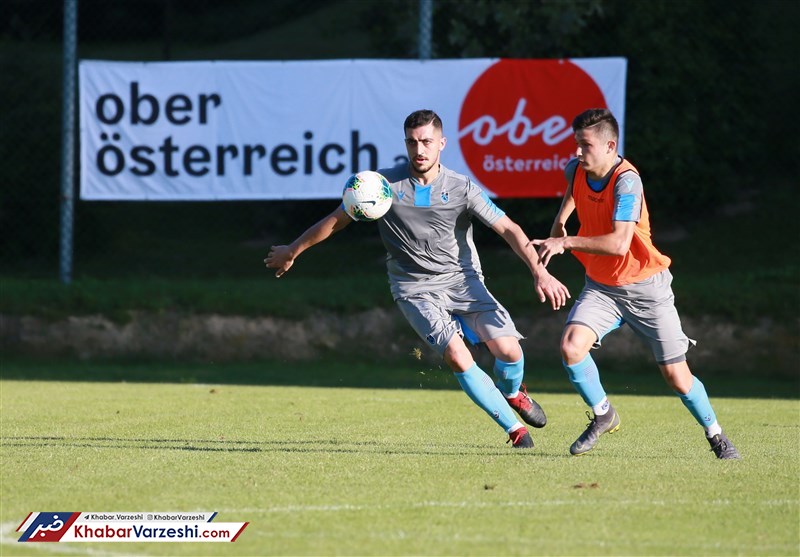 عکس| مدافع استقلالی پا به توپ شد