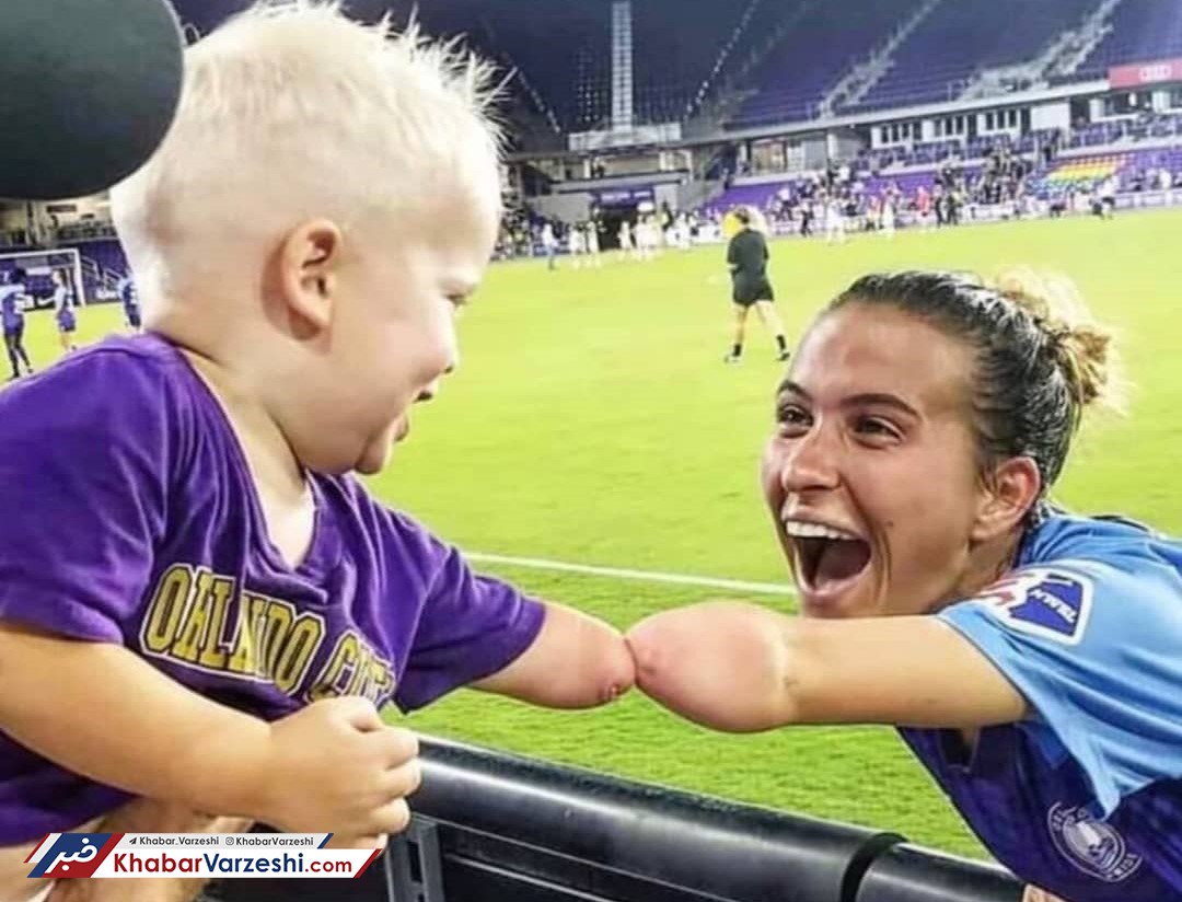 عکس روز| فوتبال و عشق همدست شدند