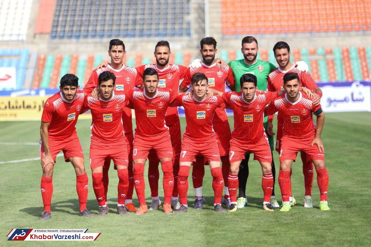 اهدای مدال پرسپولیسی‌ها در رختکن!