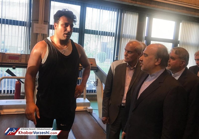 حدادی‌: وزیر روی مدال طلایم حساب می‌کند