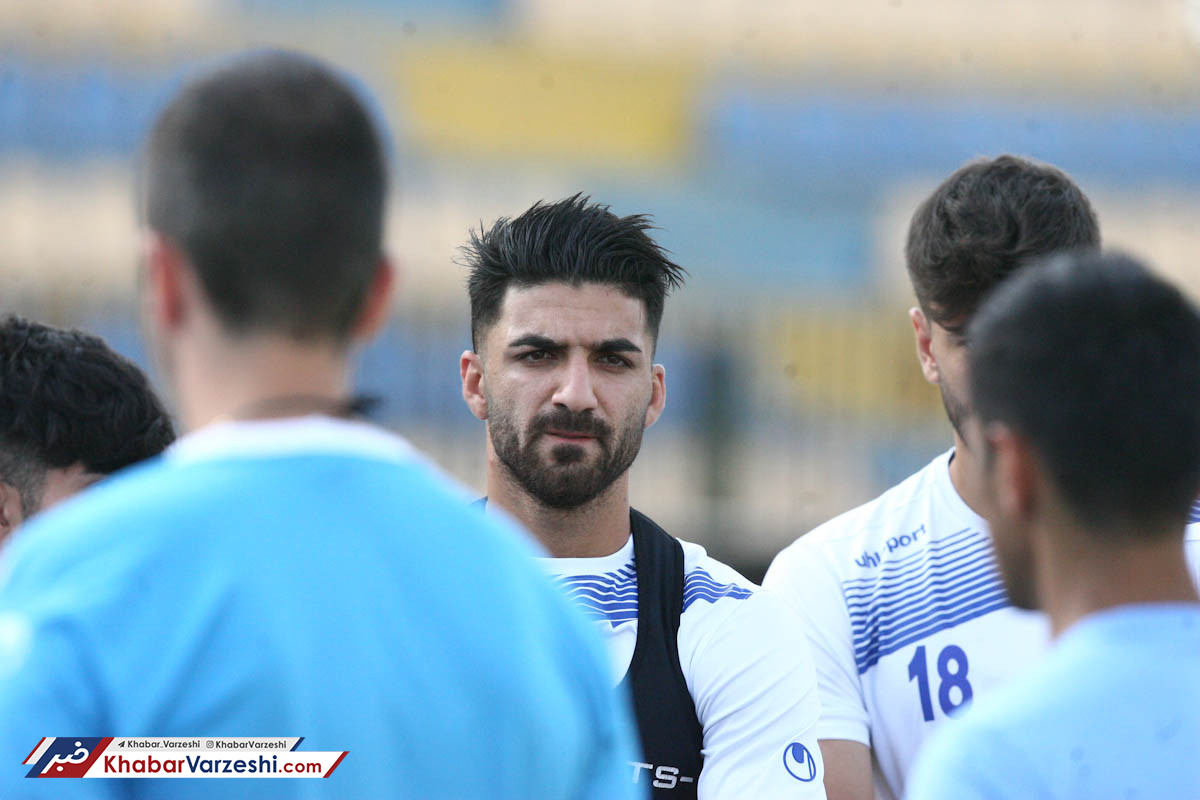 بازیکن استقلال عزادار شد