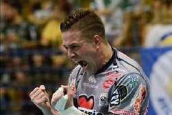 دروازه‌بان برزیلی در آستانه پیوستن به گیتی پسند