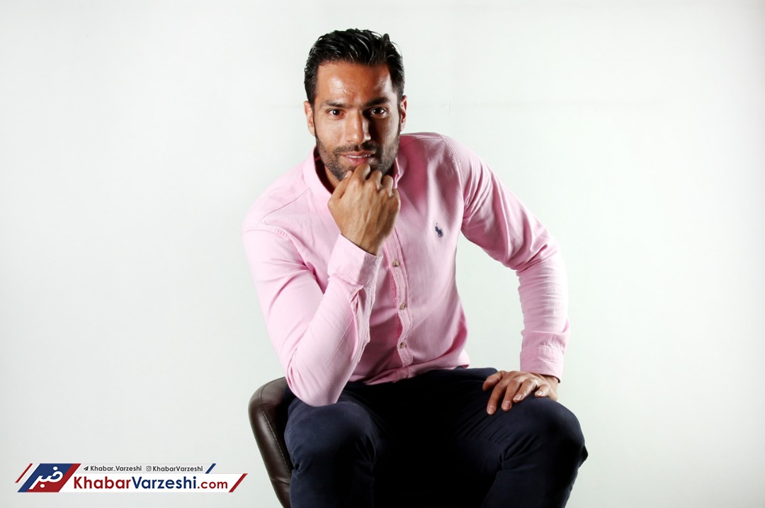 صادقی: ۸ میلیارد می‌گیرند، چون وزارتخانه پرسپولیسی است!