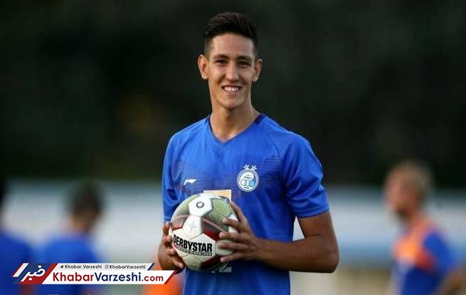 خادم‌پور: خروجی نیستم و در استقلال می‌مانم