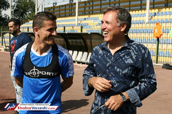 زرینچه: استقلال بلبلی را رها نمی‌کند