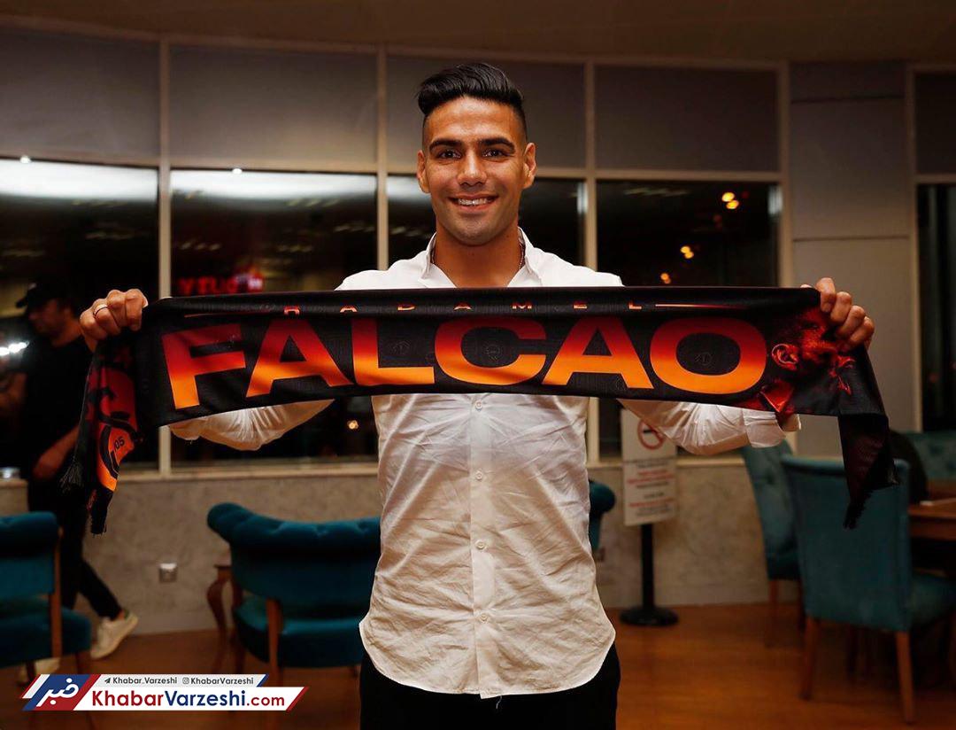 تصاویر| استقبال شگفت‌انگیز از ستاره جدید گالاتاسرای