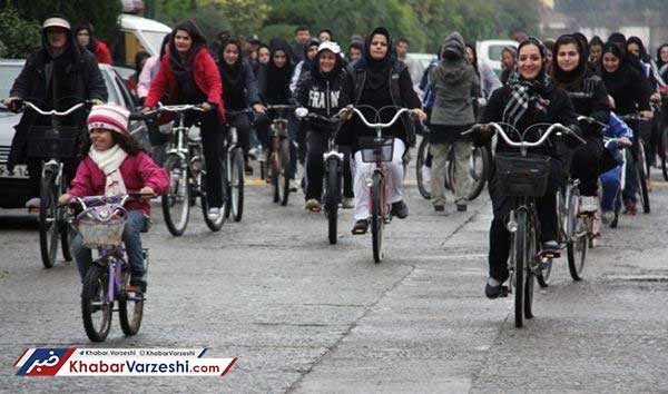 دفتر آیت‌الله علوی گرگانی: حکم موتورسواری زنان فرقی با دوچرخه‌سواری ندارد