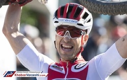 عکس| برهنگی قهرمان المپیک برابر کاخ سفید!