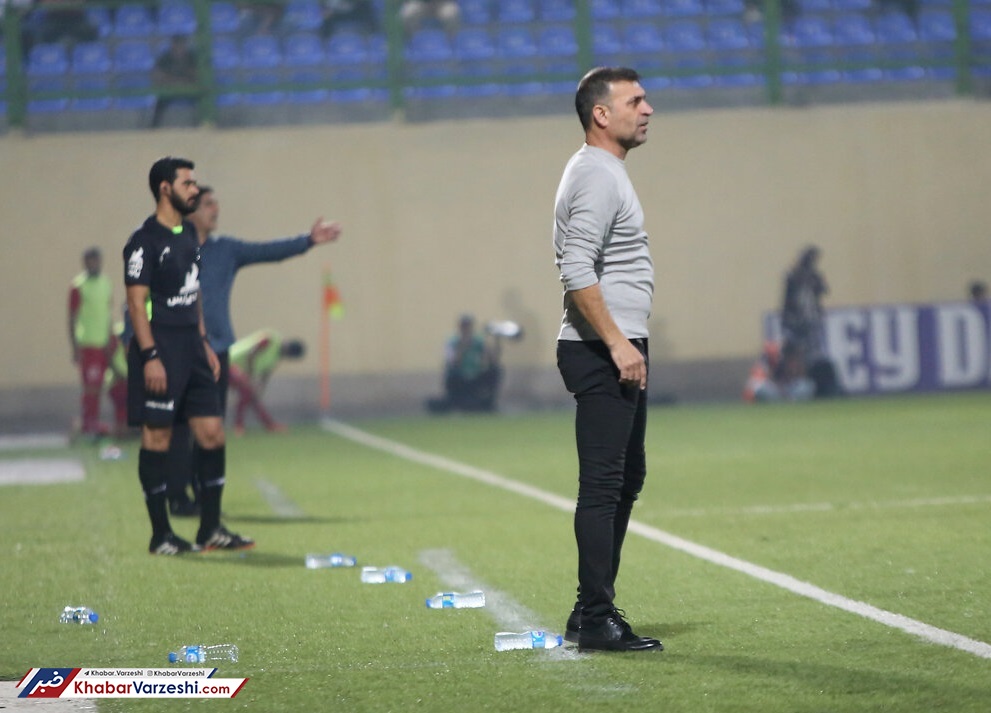 ویسی: شاهین هنوز لیگ یکی بازی می‌کند!