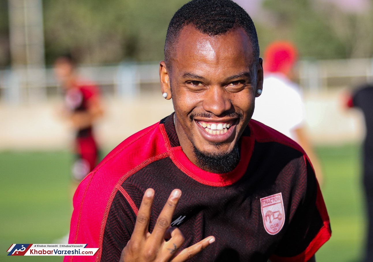 در فرانسه هم هوادارانی مثل تراکتور ندیدم