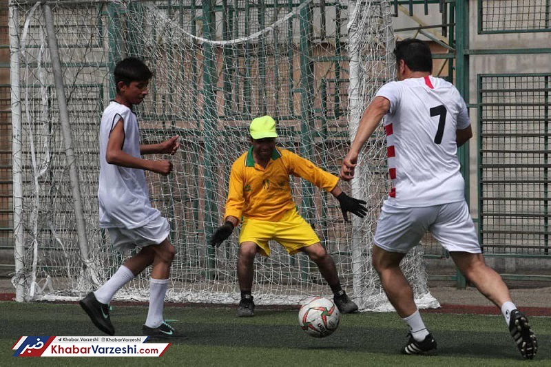 کودکان کار سرخابی‌ها را ۶ تایی کردند!