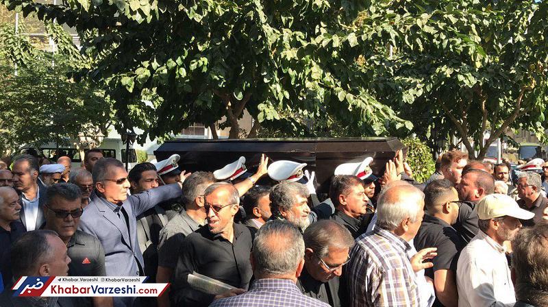 تصاویر| تشییع پیکر کاشانی در غیاب بازیکنان پرسپولیس