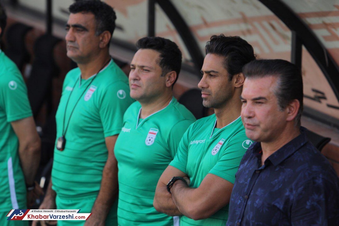 حمله فرهاد مجیدی به فدراسیون و استیلی: چند نفر به یک نفر؟!