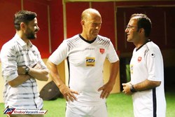 عکس| کالدرون و بازیکنان پرسپولیس در مراسم یادبود مرحوم کاشانی