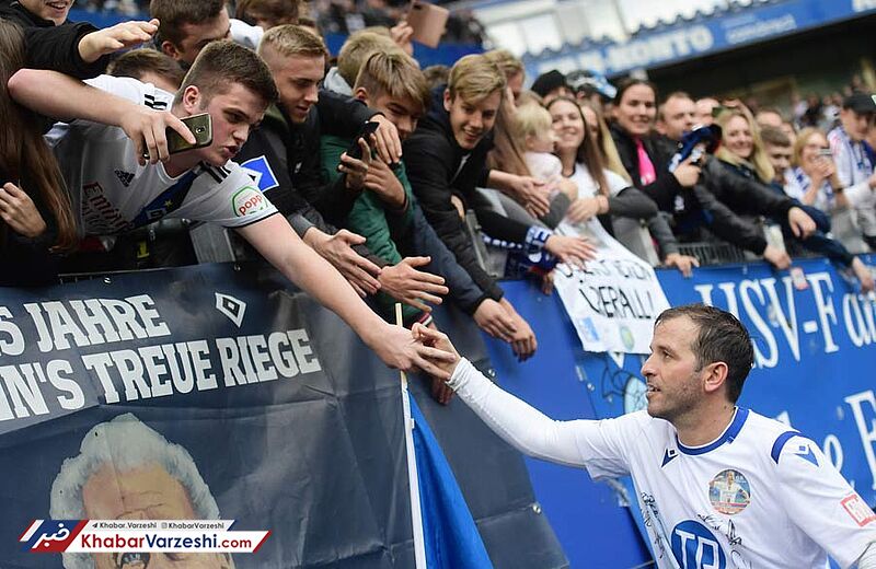 عکس| مهدوی‌کیا در بازی گرامیداشت فان‌درفارت؛ موشک کنار بزرگان