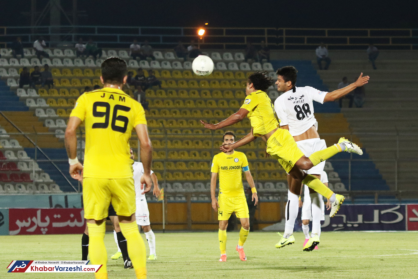 گزارش تصویری| تساوی پارس جنوبی و سپاهان در جم
