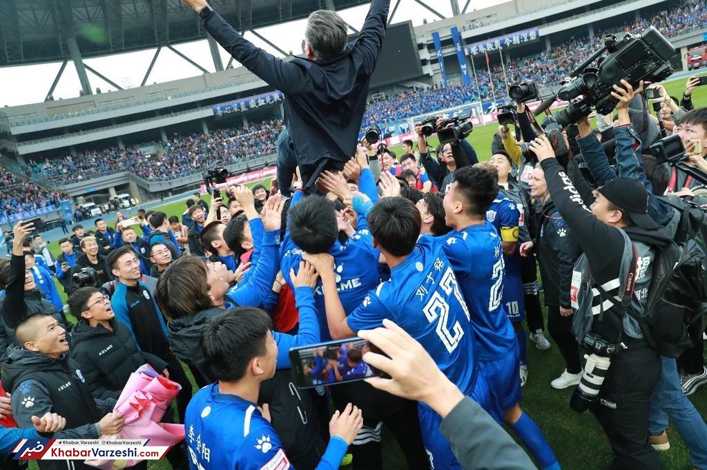 عکس روز| افشین روی ابرها