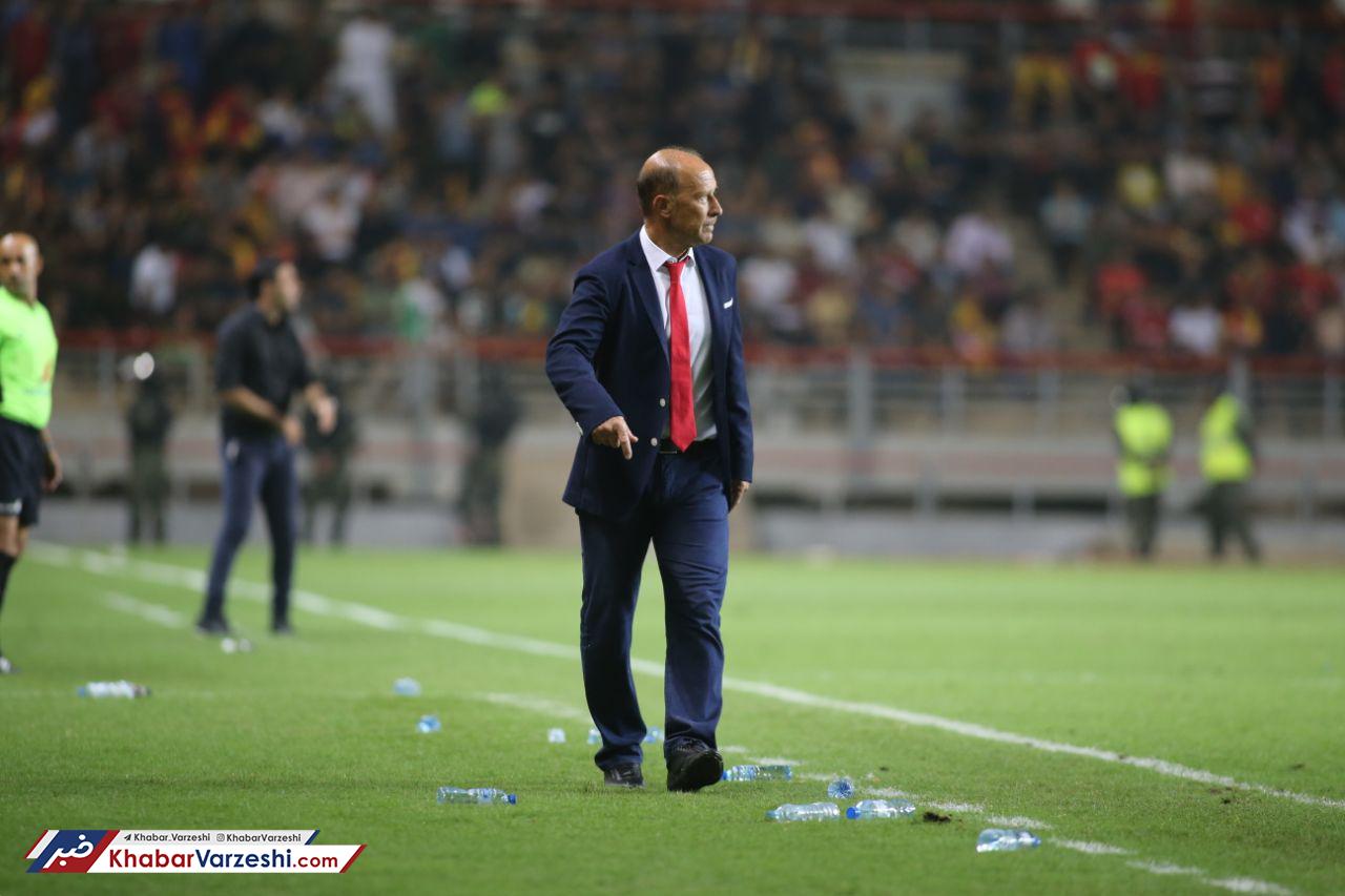 طعنه کالدرون به جونیور: بدون خارجی‌ها خوب بازی می‌کنیم