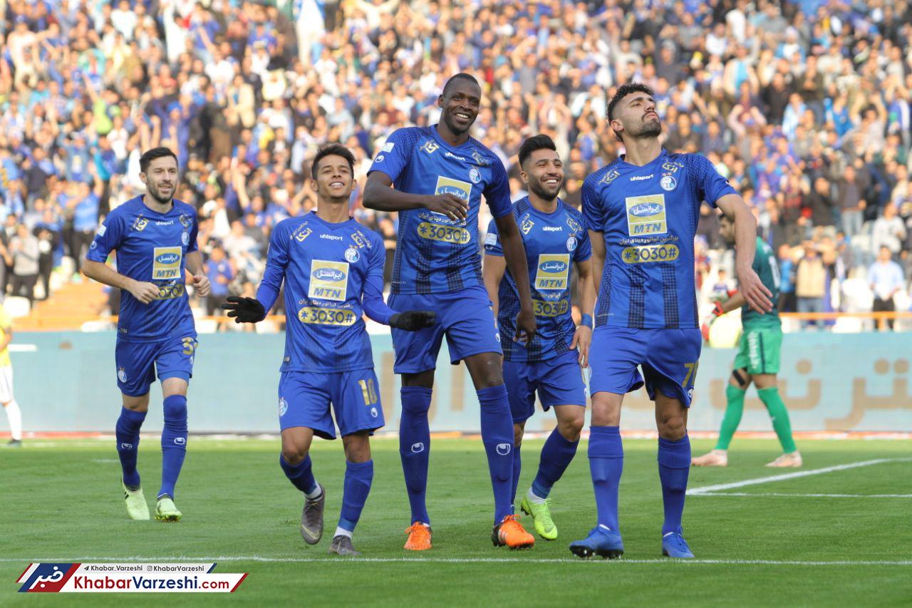 توپخانه آبی چاه نفت را آتش زد